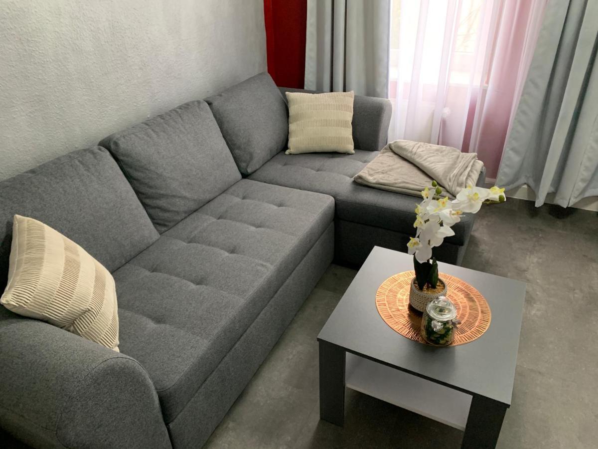 Exklusive Stadtwohnung Am Elbradweg: Best-Preis-Fewo Rathausblick 1 Fuer Max. 3 Pers. Inkl. Wlan, Prime Video & Self Check-In Wittenberge Bagian luar foto